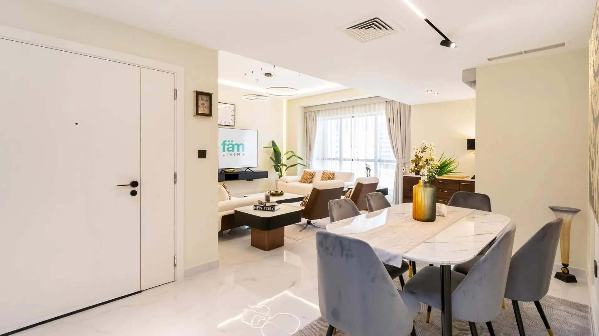 Fam Living - Stunning 2 Bedroom Home In Jbr Dubái 0*,  Emiratos Árabes Unidos